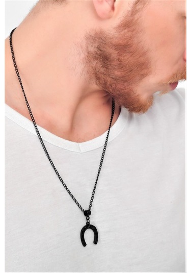 Erkek Siyah Oksit Kaplama Kurukafa Baskılı Nal Simge Uçlu Kolye Siyah