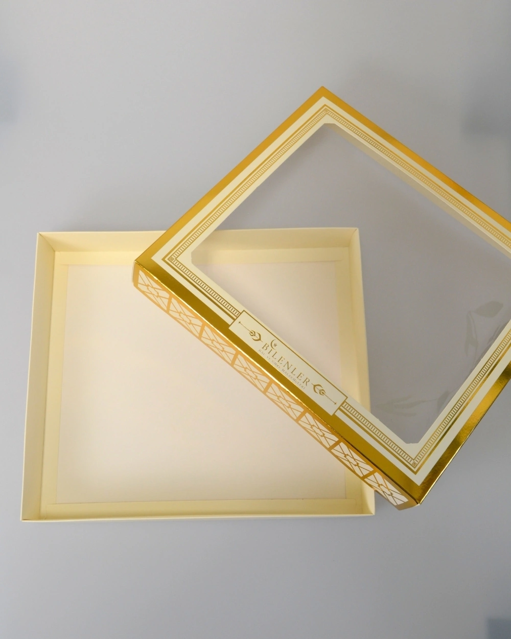 Asetat Pencere Kapaklı Hediye Kutusu Büyük Boy 27x31x5 Cm Sunum Kutusu