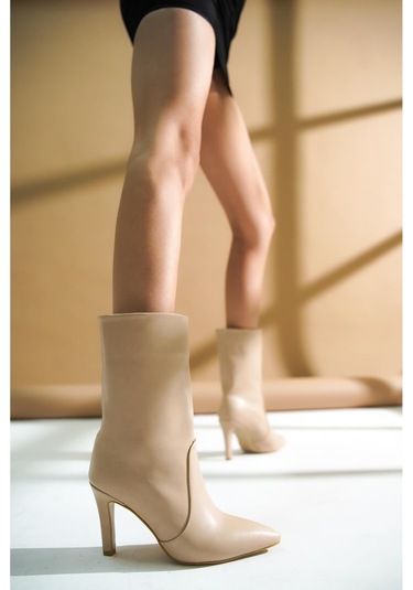 Seem Bej Topuklu Günlük Kullanım Kısa Çizme Bej