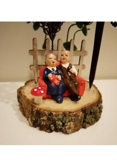 Evlilik Yıl Dönümü Hediyesi Sevgiliye Hediye Bankta Oturan