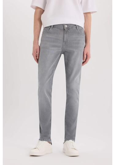 DeFacto Pedro Slim Fit Dar Kalıp Normal Bel Dar Paça Jean Pantolon D9782AX25SPNM18