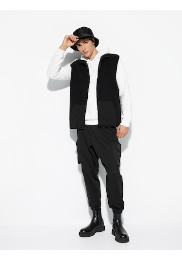 Koton Peluş Yelek Fermuarlı Kanguru Cep Detaylı Dik Yaka Siyah 4Wam30007Mk 4Wam30007Mk999