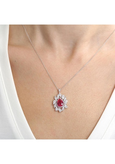 Effective Diamond İstanbul İhtişamı Sentetik Yakut Taşlı Gümüş Kolye
