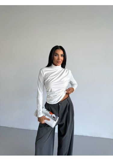 Trendhazan Boğazlı Sandy Kumaş Drapeli Bluz Beyaz
