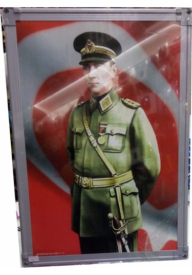Inter Atatürk Portresi 35 X 50 Alüminyum Çerçeve