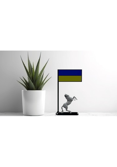 Ukrayna Bayrağı Masa Dekoru Şaha Kalkmış At Figürlü 3d Baskı