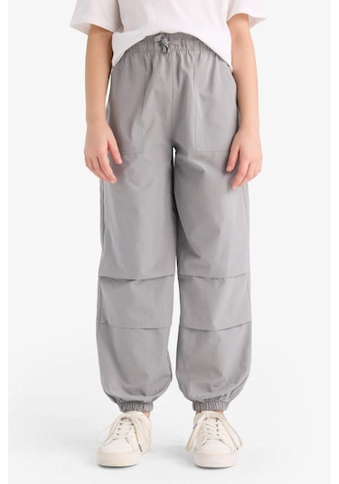 DeFacto Kız Çocuk Paraşüt Jogger Paça Pantolon E0160A825SMGR453 Gri DeFacto Kız Çocuk Paraşüt Jogger Paça Pantolon E0160A825SMGR453 Gri