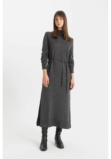 Defacto 	Regular Fit Yarım Balıkçı Yaka Basic Düz Yırtmaçlı Uzun Kollu Maxi Triko Elbise A9807AX24WNAR168 Antrasit