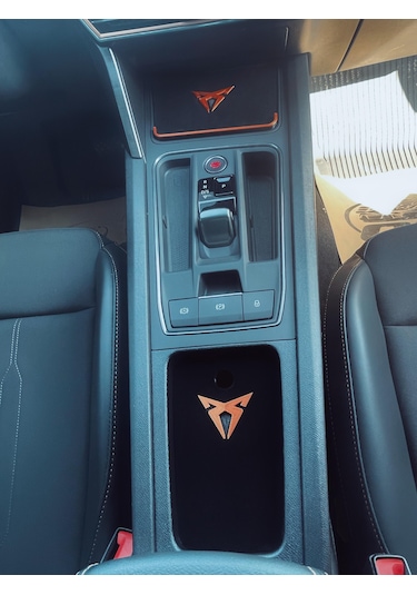 Cupra Leon Ve Formentor Kadife Kumaş Kaplı, Kabartma Logolu Bard