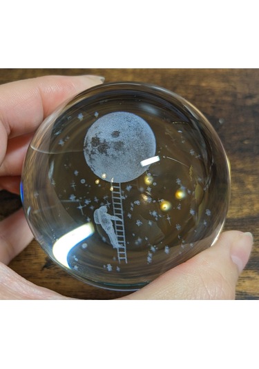 Mobgift Merdiven Astronot Plastik Altlıklı Işıklı Cam Küre Renkli