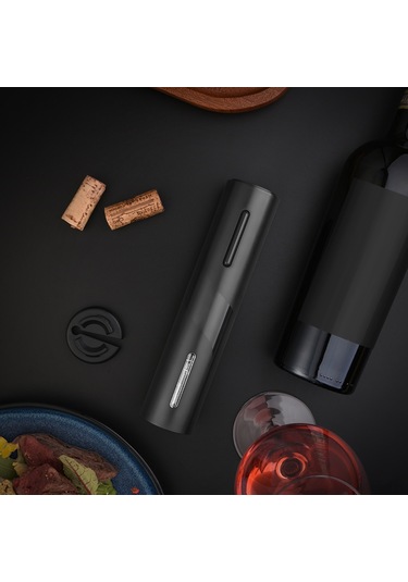 Ranyeek Siyah Akıllı Şarap Açıcı - Pilli Otomatik Wine Opener, Hızlı Ve Hijyenik Kullanım, Foil Kestiği İçerir Piller Dahil Değil Siyah