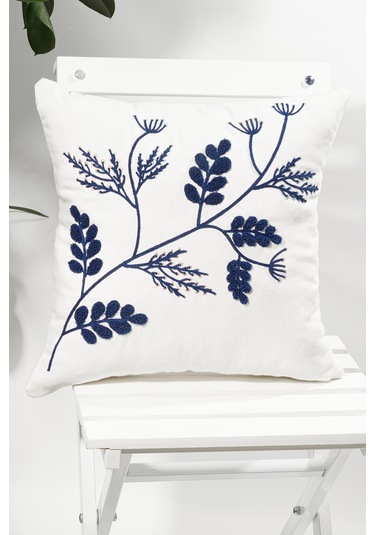 Beyaz Kumaş Punch Nakışlı Yaprak Tasarımlı Dekoratif Kırlent Kılıfı 45 X 45 Cm 45 x 45