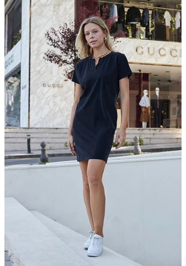 Kadın Modal İpeksi Hafif Esnek Kumaş Geniş Sıfır Yaka Patlı Düşük Omuzlu Yan Cepli Diz Boy Elbise-siyah Siyah Kadın Modal İpeksi Hafif Esnek Kumaş Geniş Sıfır Yaka Patlı Düşük Omuzlu Yan Cepli Diz Boy Elbise-siyah Siyah