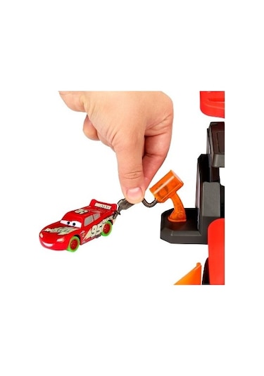 Cars Karanlıkta Parlayan Yarışçılar Pist Seti HPD80