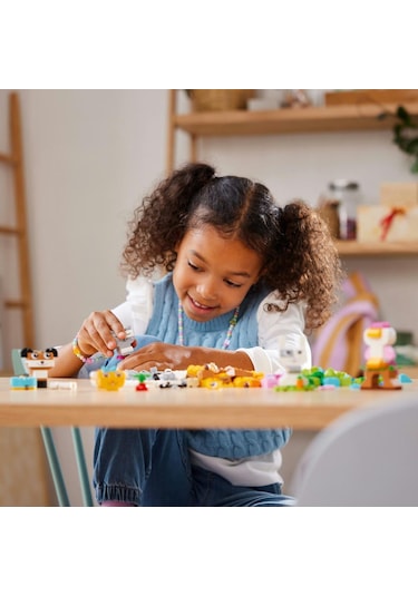 LEGO® Classic Yaratıcı Evcil Hayvanlar 11034 5+ Yaratıcı Oyuncak Yapım Seti - 450 Parça
