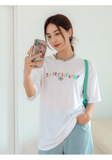 Kadın Beyaz Oversize Get Over Baskılı T-shirt. Beyaz