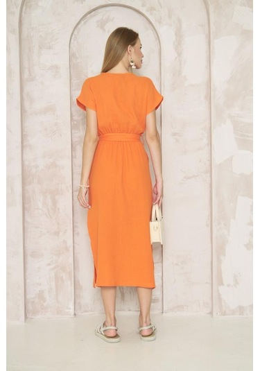 Kadın %100 Müslin Pamuk Yırtmaçlı Kruvaze Beli Kuşaklı Salaş Uzun Günlük Elbise 3612330 Turuncu