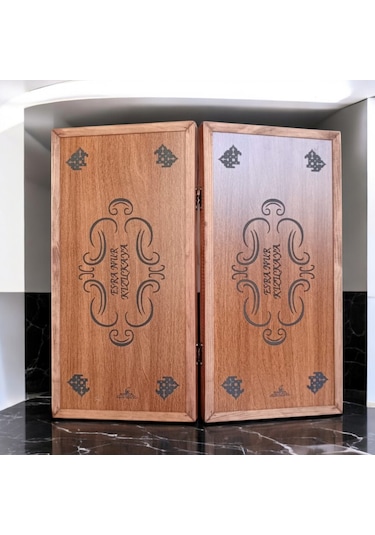 Simya İsme Özel Ahşap Pullu Ceviz Kaplama Ahşap Tavla