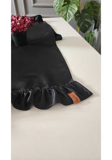 Cemre Saten 2-kenar Fırfırlı Vintage Runner Örtü Siyah 40x110