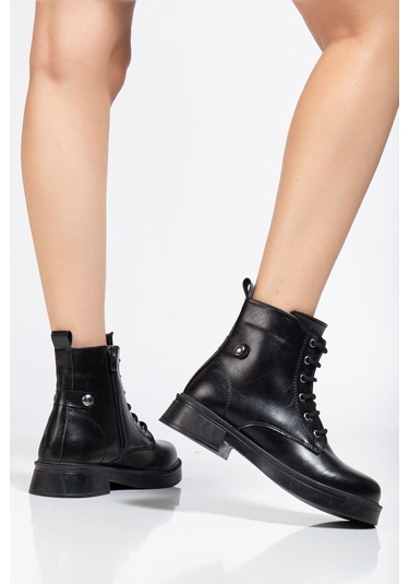 02-2003 Siyah Kırışık Rugan Bağcıklı Fermuarlı Günlük Kadın Bot Siyah