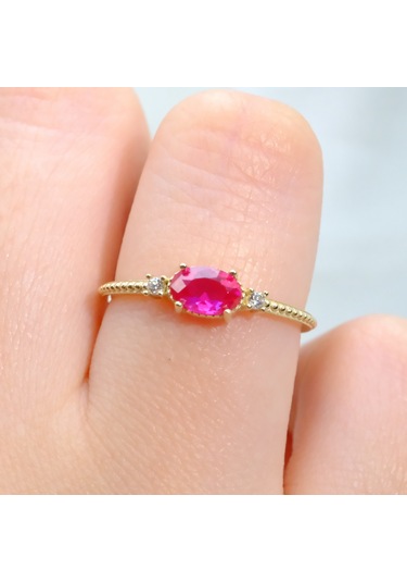 Oval Kesim Yakut Taşı Yan Zirkon Taşlı Modern Tasarım 925 Ayar Gümüş Yüzük Tektaş Günlük-hediyelik