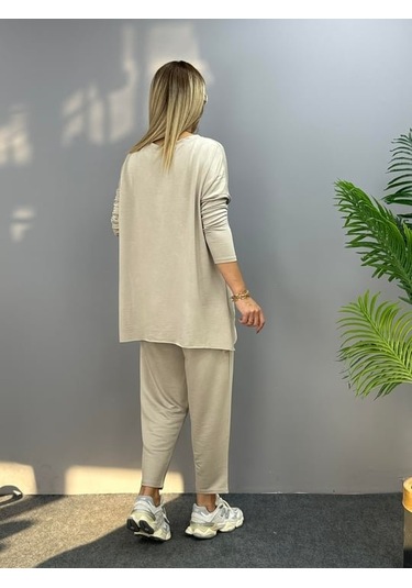 Leyla Sanat Sanata Yeni Bir Bakış Açısı Kadın Iki Iplik Viskon Pamuk Kumaş Arma Detaylı Ikili Takım Bej