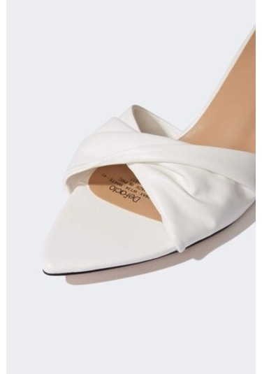 DeFacto Kadın Yüksek Taban Suni Deri Topuklu Terlik E2508AX25SMWT34 Beyaz DeFacto Kadın Yüksek Taban Suni Deri Topuklu Terlik E2508AX25SMWT34 Beyaz