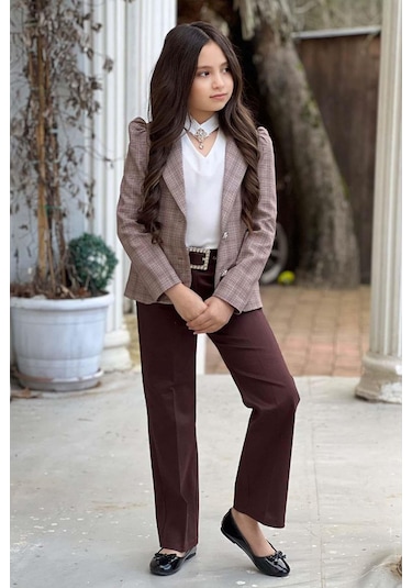 Riccotarz Kız Çocuk Yakası Açık Ve Taş Detaylı Bluz Ekose Çizgi Blazer Ceket Kemerli Kahverengi Alt Üst Takım Kahverengi Riccotarz Kız Çocuk Yakası Açık Ve Taş Detaylı Bluz Ekose Çizgi Blazer Ceket Kemerli Kahverengi Alt Üst Takım Kahverengi