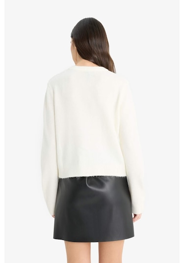 Defacto Regular Fit Bisiklet Yaka Basic Düz Düğmeli Soft Touch Yumuşak Triko Hırka E3654ax25wner105 Ekru