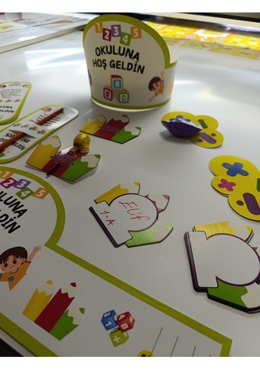 Okuluna / Sınıfına Hoş Geldin Öğrenci Tacı Ve Hediye Kartı Seti 5 Parça 8'li 05 7