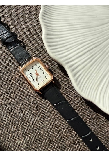 Retro Minimal Deri Kordon Vintage Kadın Kol Saati Dikdörtgen Kasa Gümüş