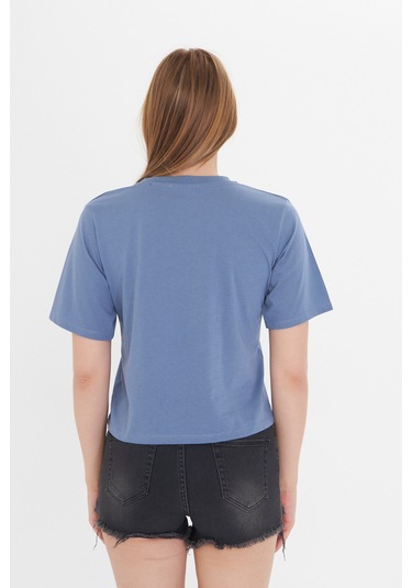 Kadın Siyah Yuvarlak Yaka Regular Fit Normal Kesim T-shirt Tişört Mavi