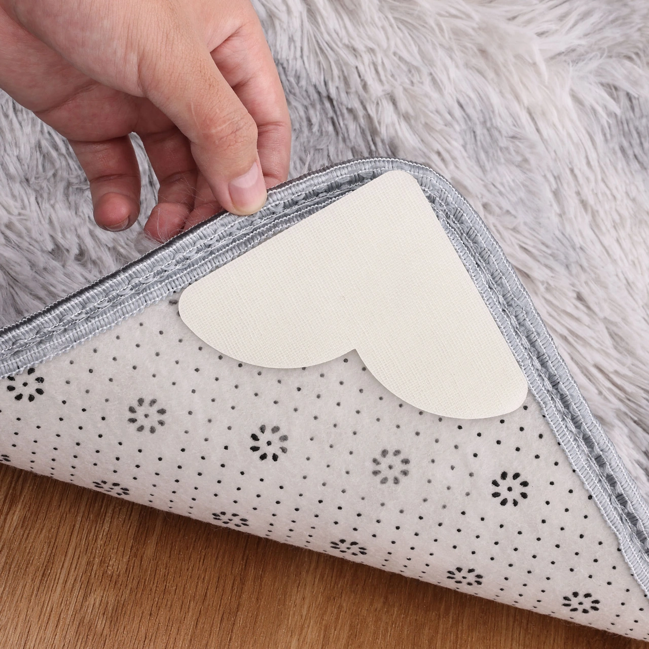 Mufunye 16 Adet Halı Kaydırma Engelleyici Klip - Kaliteli Yapı, Tüm Zemin Türlerine Uygun, Ev Ve Ofis Güvenliği Sağlar