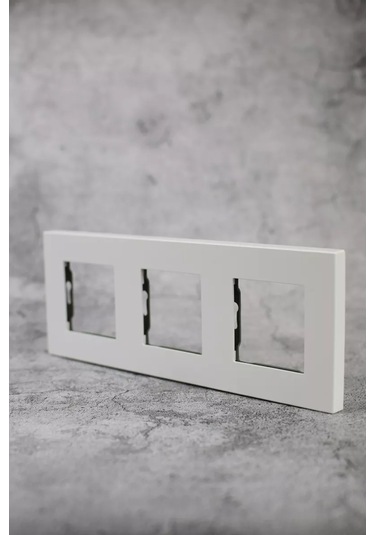 Vo'stabl Prizler Ve Anahtarlar İçin Beyaz Üçlü Çerçeve 185294620