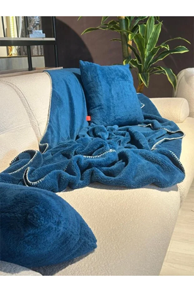 Wellsoft Tek Kişilik Tv Battaniye Ve Kırlent Seti 150 X 200 Cm Mavi