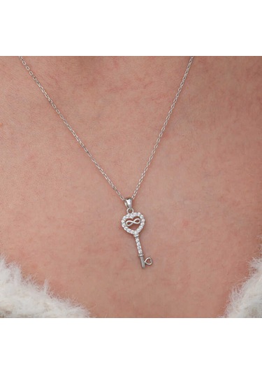 Lucky Life Gümüş Kalpli Sonsuzluk Anahtar Kadın Kolye Gümüş