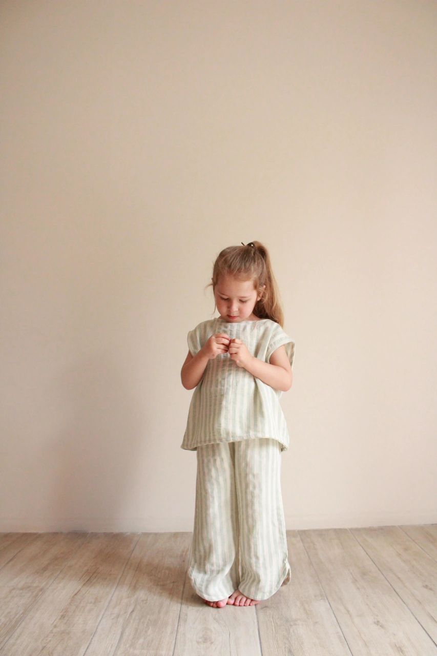 Yeşil Çizgili Sırt Detaylı Müslin Takım Yeşil