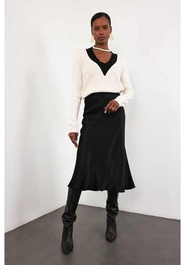 Siyah Saten Volanlı Etek 17000 Siyah