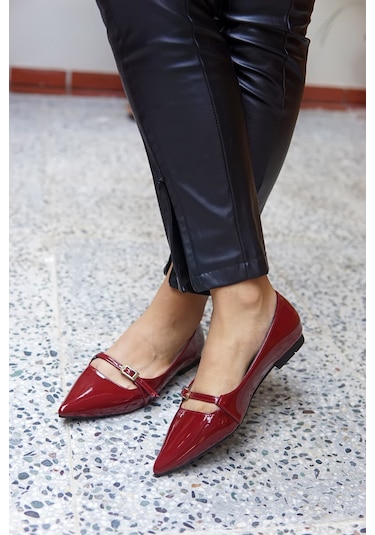 Monti Sivri Burunlu Toka Detaylı Babet Bordo