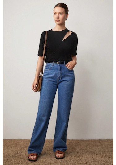 Cool Tarz Omuz Dekolteli Basic Kadın Tişört Modern Kesim Günlük Bluz Siyah