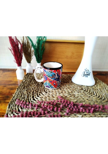 El Yapımı Seramik Kupa Organik Boya Lale Figürü Kırmızı