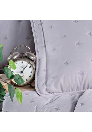Clasy Microfiber Nakışlı Çift Kişilik Yatak Örtüsü Seti Aspendos Gri