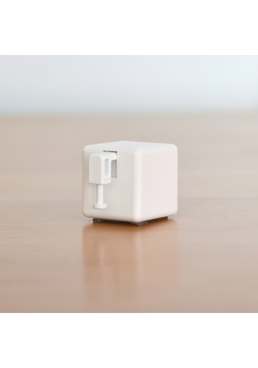 Mufunye Akıllı Tuş Kontrol Robotu, Bluetooth Uzak Kumanda, Ev Aletlerini Kahve Makinesi, Süpürge Kontrol Edebilir, Alexa Ve Google Home İle Uyumlu, Beyaz, Dahili Pil Beyaz