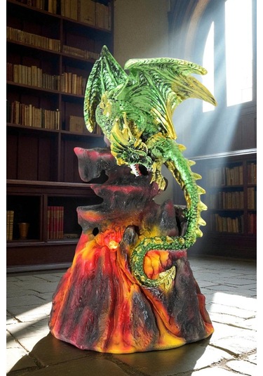 Volkanda Duran Dragon Figürü