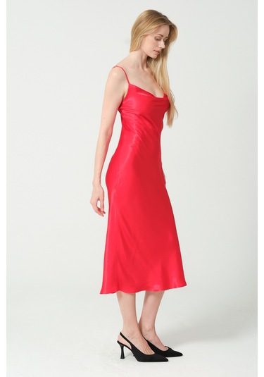 Degaje Döküm Saten Midi Elbise Kırmızı