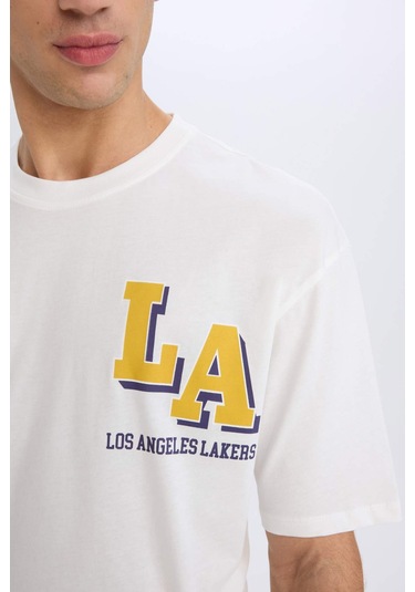 DeFactoFit NBA Los Angeles Lakers Oversize Geniş Kalıp Bisiklet Yaka Sırt Baskılı Kısa Kollu Tişört B3894AX25SPER105