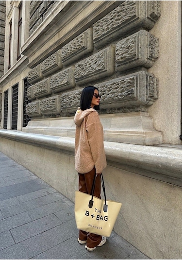Oversize Fermuarlı Yaka Bej Roberta Suni Kürklü Sweatshirt Camel