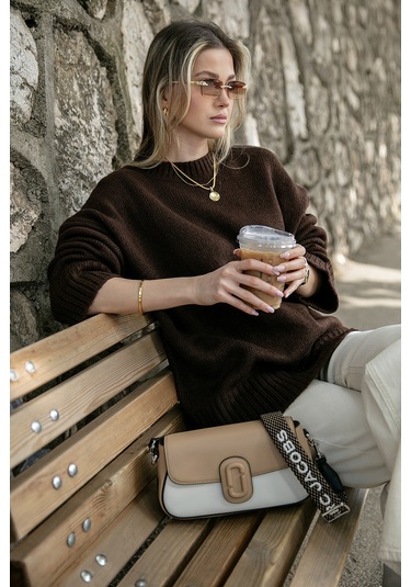 Lela Regular Fit Bisiklet Yaka Basic Triko Bayan Kazak 4616213 Kahve