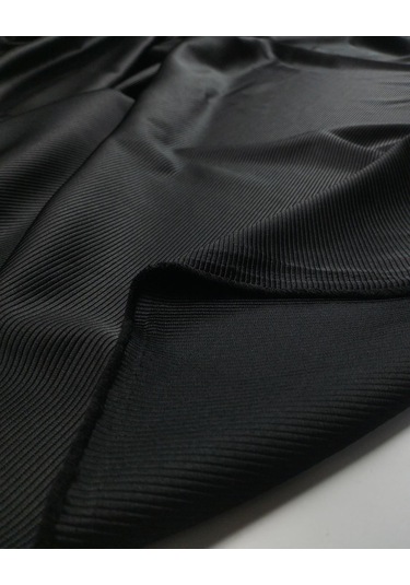 Siyah Renkte Tafta Benzeri Kumaş En: 140 Cm-10470 Siyah