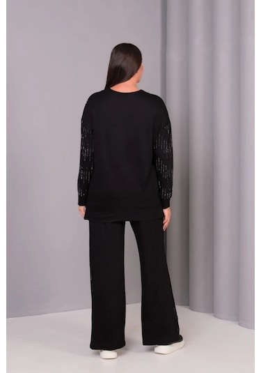 Önü Taş Baskılı Yırtmaçlı Takım Siyah